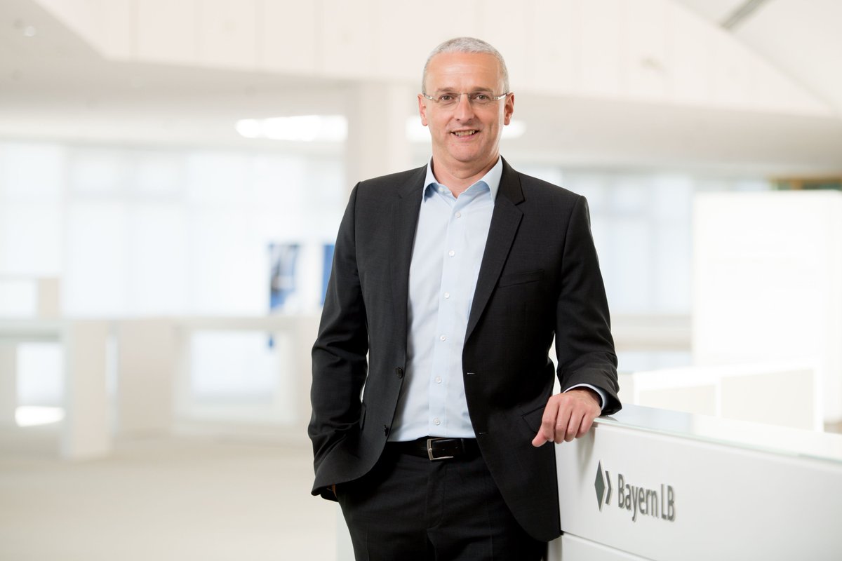 Herzlich willkommen!
Stephan Winkelmeier ist seit heute neuer CEO der #BayernLB. 

Presseinformation: bit.ly/2Yrv1A2