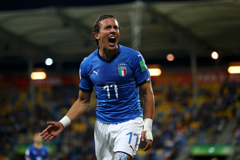 サッカーキング 移籍情報 ユーヴェ U伊代表の逸材dfペッレグリーニを獲得 23年までの契約 T Co C8zo7wjcsb 編集部より 昨年プロデビューを果たした若き逸材 ペッレグリーニ は 先日行われていたu ワールドカップにイタリア