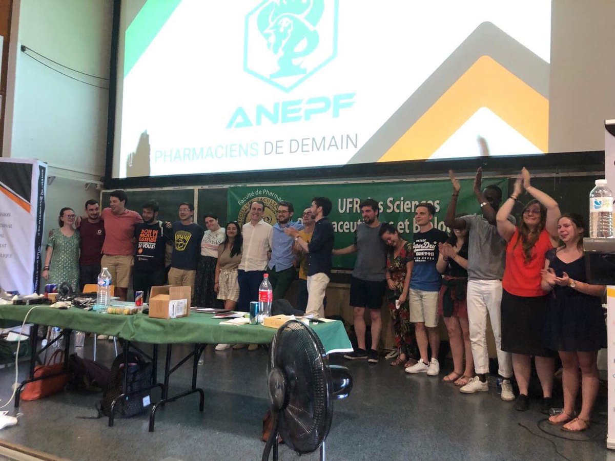 PLBovalis's tweet photo. Un mandat terminée à @Pharma_ANEPF, beaucoup de travail accompli mais tout autant de projets et dossiers lancés et à confirmer ! Je remercie encore une fois notre bureau 2018-2019 et bon courage à @Caroline_ANEPF pour cette année, tu as toute ma confiance ! https://t.co/pa2fQdsK7Q