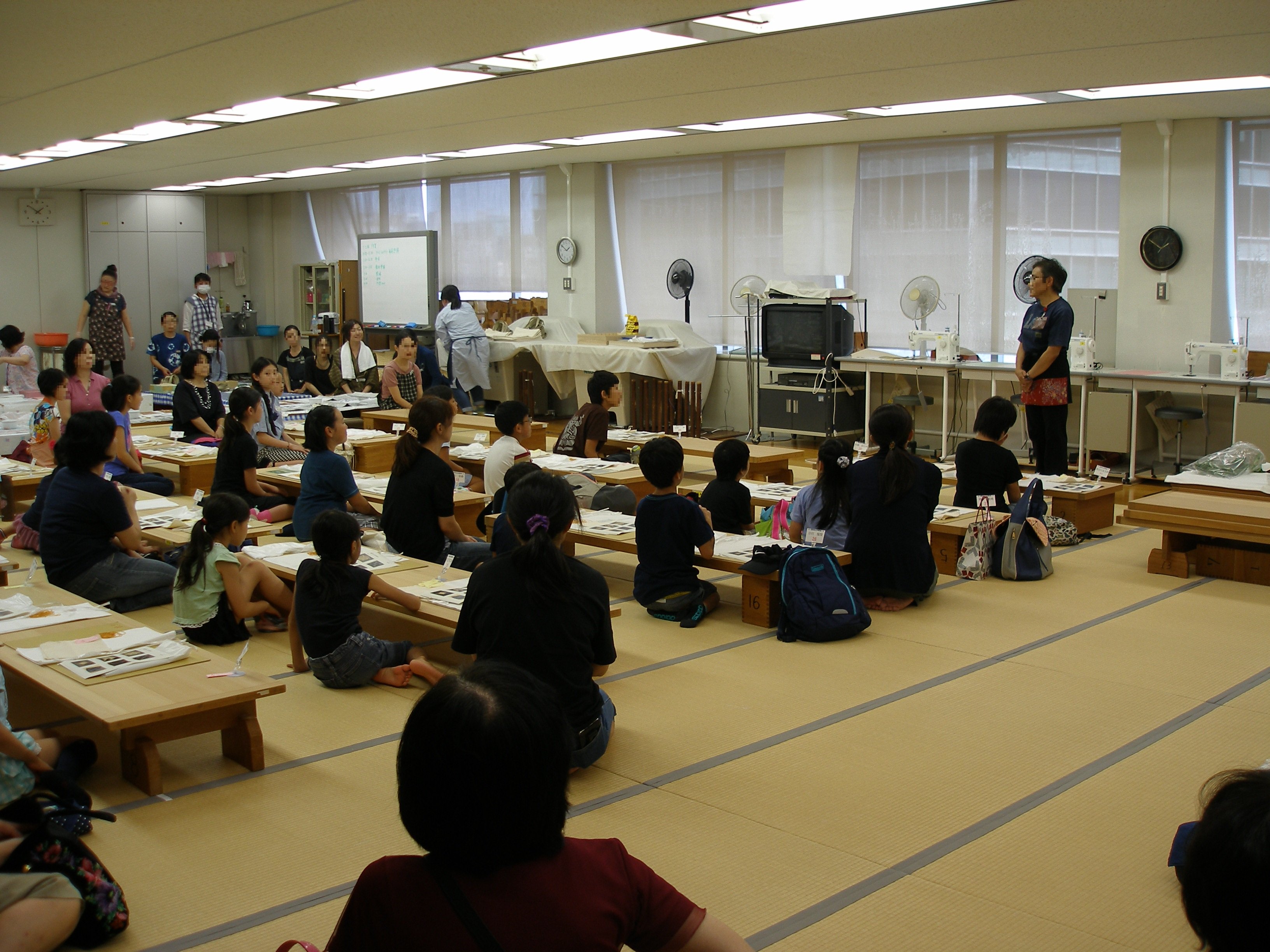 東京都産業労働局 参加者募集中 夏休み工作教室を開催します 和裁でハンカチを使って巾着袋を作ります 参加費無料です みなさんふるってご参加ください T Co Vse5boqdzh 夏休み 工作教室 無料 和装 手作り 裁縫 小学生 募集 無料