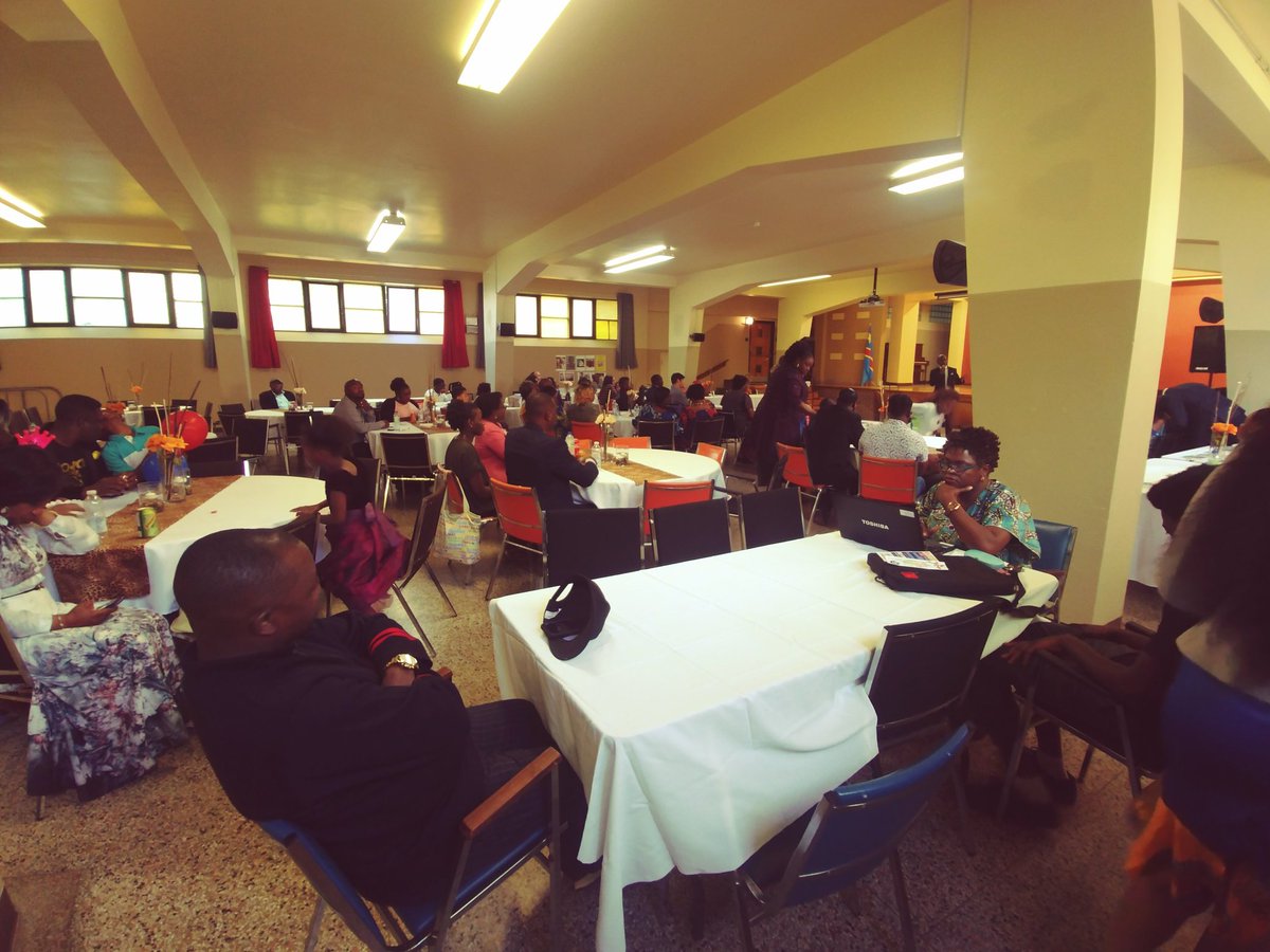 Ce soir, nous avons participé à la 3ème édition de  l'évènement persévérance scolaire et à la soirée du 59ème anniversaire de l’indépendance de la RDC organisées par la communauté congolaise de Montréal. 

félicitations aux organisateurs de ces événements, ainsi qu'aux finissants