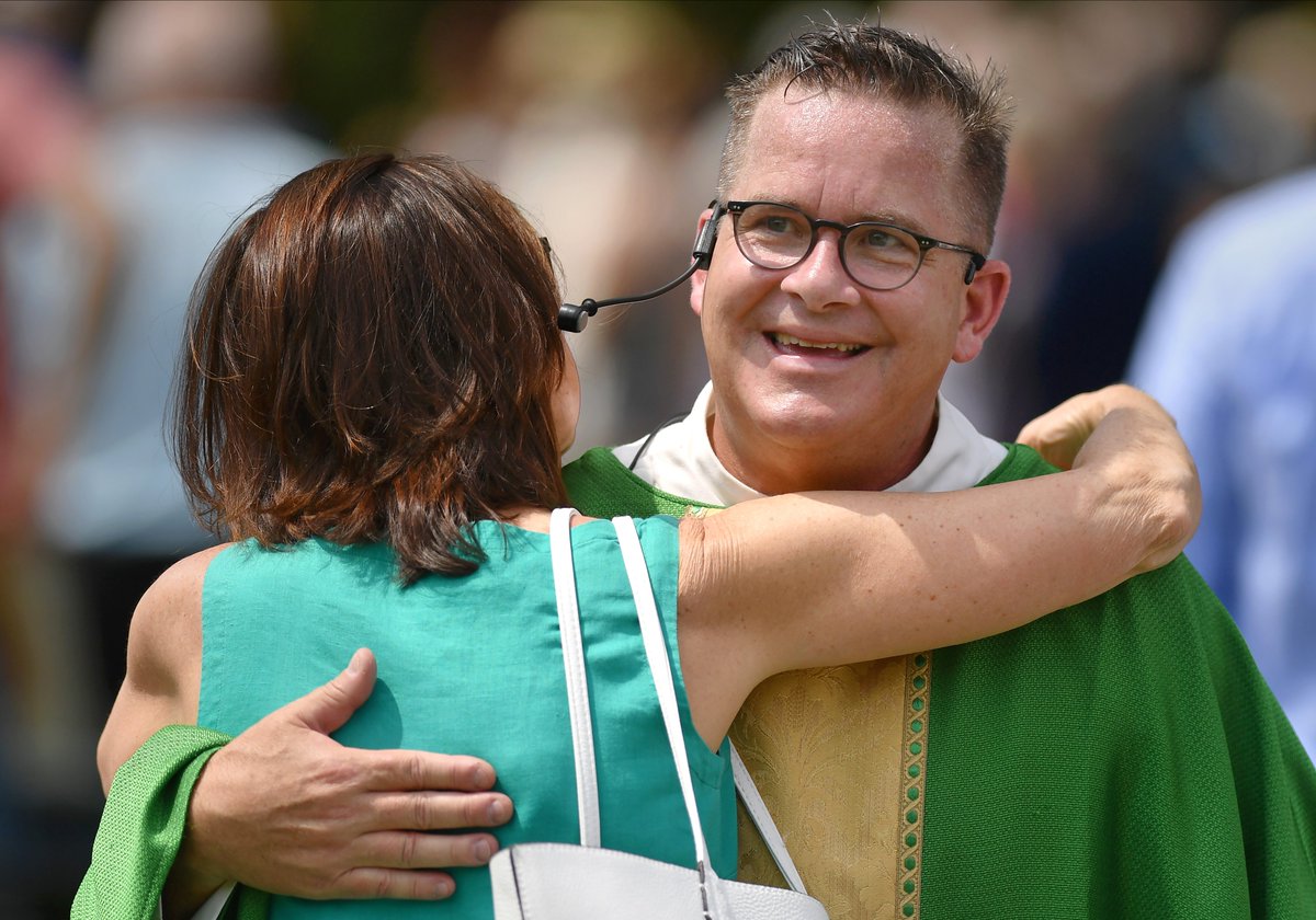 OMahoneyPhoto's tweet image. Saint Joseph and Francis Xavier Parish Unity Mass. @ThePioneerPress @Wilmette_Life chicagotribune.com/suburbs/wilmet…