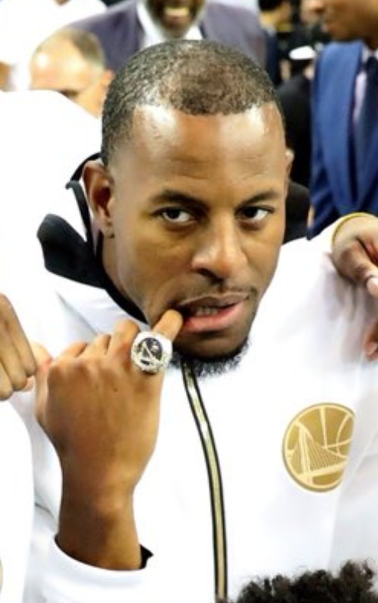 LOLKNBR's tweet photo. Salute to an Oracle Arena Era legend and the quickest hands Warriors fans have ever seen. Co-captain of the defense and clutch as fuck. The Bay will miss you, @andre. https://t.co/XBxhwXSPAm