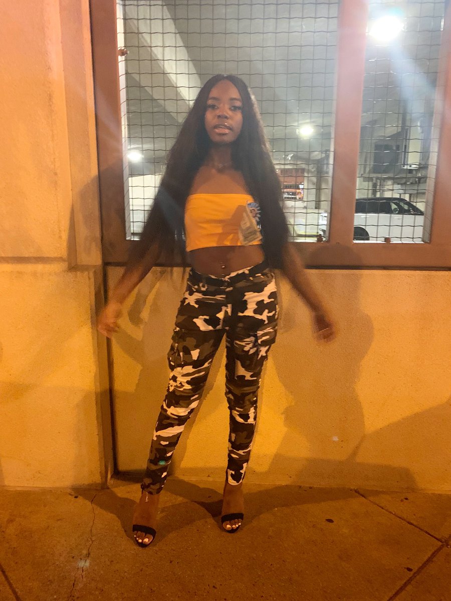 __desnicole's tweet photo. While it’s still my day 😂
real boughetto. mo’ bou than ghetto.
#desday 💚 https://t.co/nrYlap8tXk