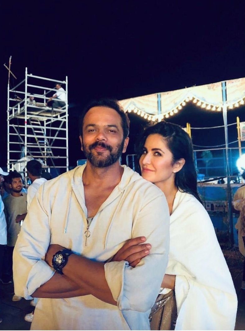 'The man , the magic, the MOVIES 🎥 @itsrohitshetty.. #sooryavanshi #nightshoots #towelseries'
#Sooryavanshi