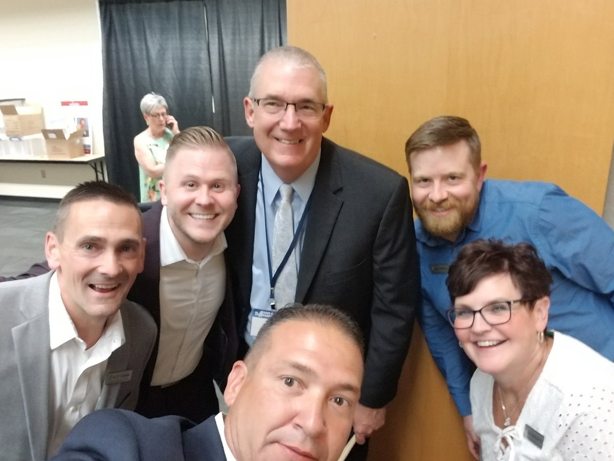LMSprincipals's tweet image. Thanks to Clint Pulver and his inspiring message to our state principals and superintendents.  &quot;Its not about being the best in the world, it&apos;s about being the best FOR the world&quot; #WASAAWSP19 @AWSP_Principals @wasa_oly @waOSPI @DougKap