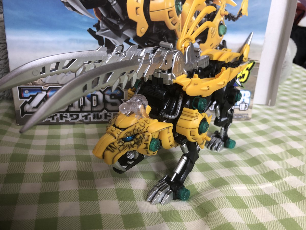 覚醒ファングタイガー完成 ゲームのPVを参考に作りましたので、アニメ