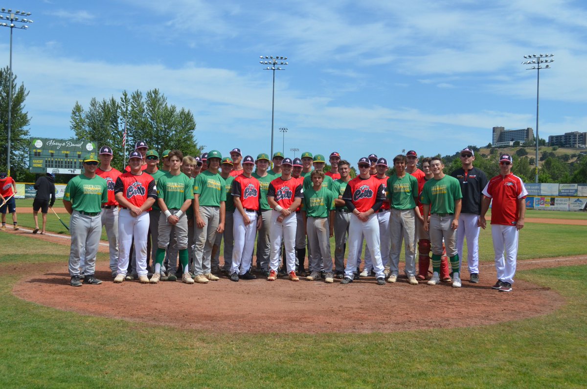 ClubRichland's tweet photo. The boys had a great weekend in Medford, Oregon including the unique opportunity to play against a traveling team from Australia. Bomber baseball shirts were given and numbers were exchanged in hopes of a rematch next summer. #makingfriends #spreadingthecloud https://t.co/c41ekucILu