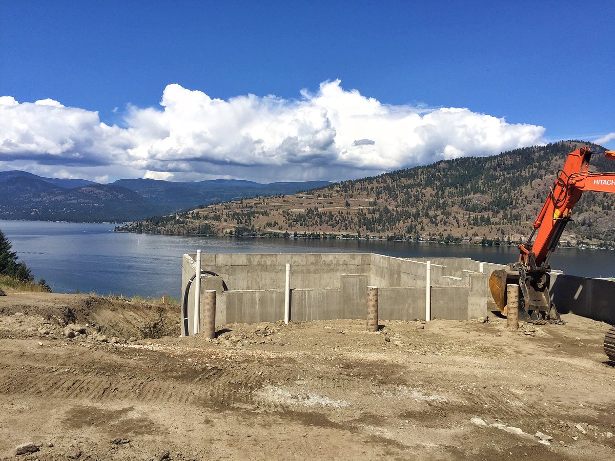 RhysMarch's tweet photo. ☀️ It’s hard to beat this long weekend weather!! Exciting times around our development, for more info 📞 250-308-8620
#Okanagan #customhome #forsale #BeverlyHillsEstates #116SunsetBlvd #vernon #vernonbc #kelowna #yvr #ylw #yyc #yyj #realestate #development #RolceInvestmentFund https://t.co/f46SB91lQO