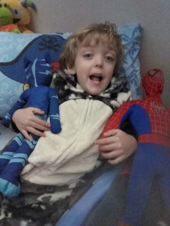 Genioooo! Te amo loquito! Felices 3! Más que tu tío, tu cómplice

#ReDespiertos