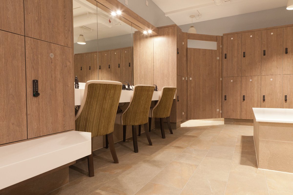 HolmerParkSpaHC's tweet photo. The female changing room is now open! 😃

We'd like to take this opportunity to say a huge thank you to E and P Developments for all their hard work 🙏

The changing room looks fantastic and we're sure all our members and visitors will think the same 🤗

#HolmerPark #Hereford https://t.co/LGF35CmuN7