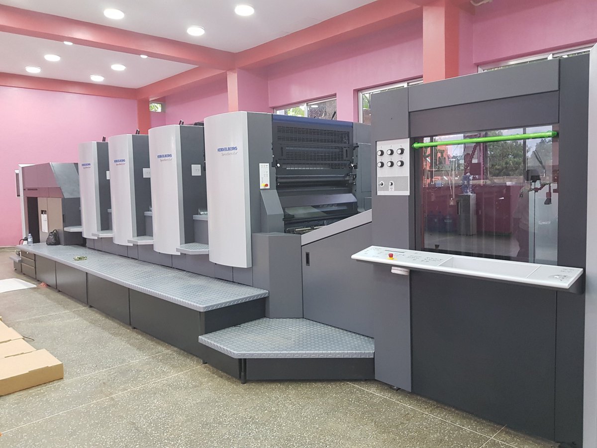 InlinePrint's tweet photo. Getting your #Posters, books, #magazines done super fast and perfectly can be such a daunting task: Not any more! In-Line #Print is well equipped with 3 Heidelberg Speedmaster offset machines each with a capacity of up to 15000 sheets an hour. Come to In-Line today. #OpenANewPage https://t.co/PWe5EOW6dO