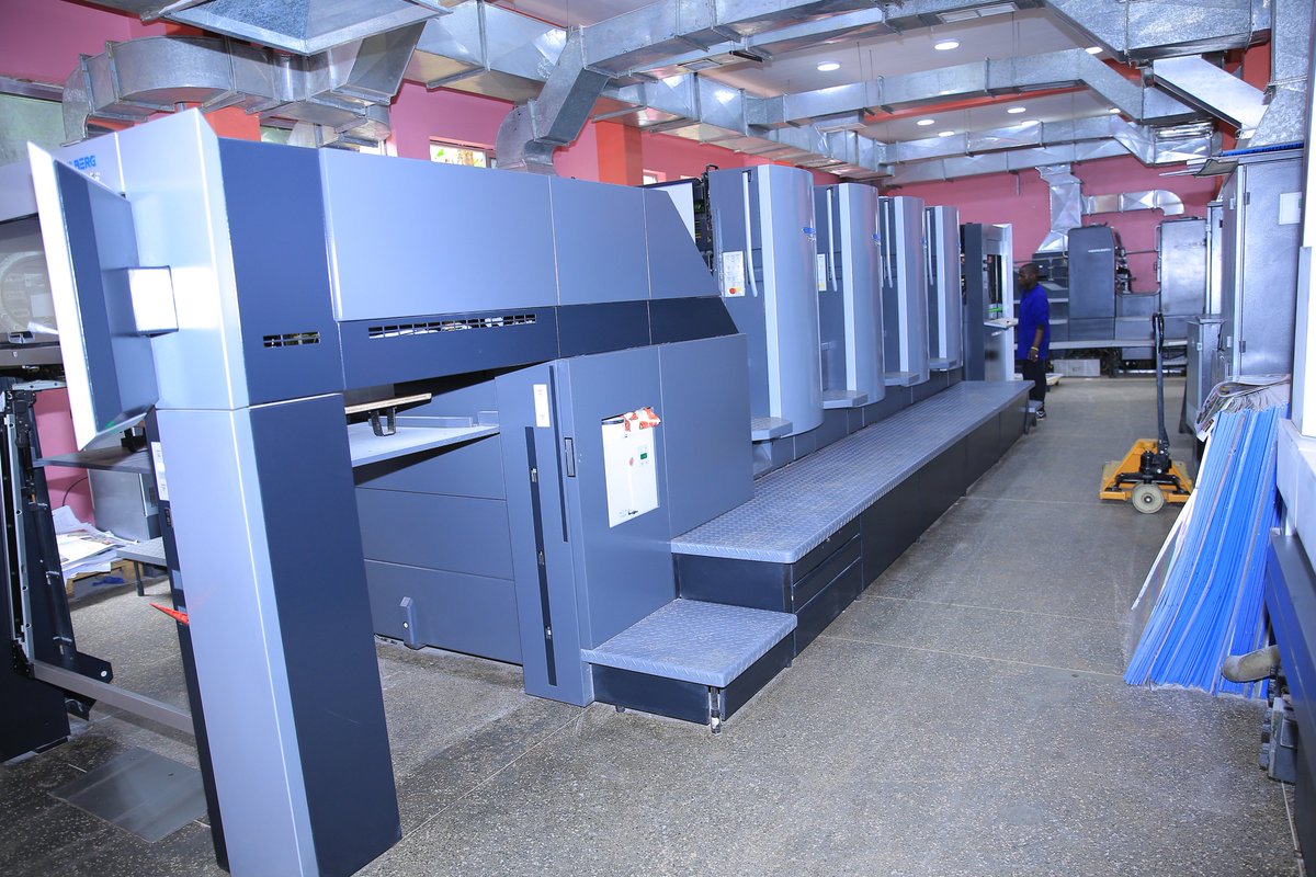 InlinePrint's tweet photo. Getting your #Posters, books, #magazines done super fast and perfectly can be such a daunting task: Not any more! In-Line #Print is well equipped with 3 Heidelberg Speedmaster offset machines each with a capacity of up to 15000 sheets an hour. Come to In-Line today. #OpenANewPage https://t.co/PWe5EOW6dO