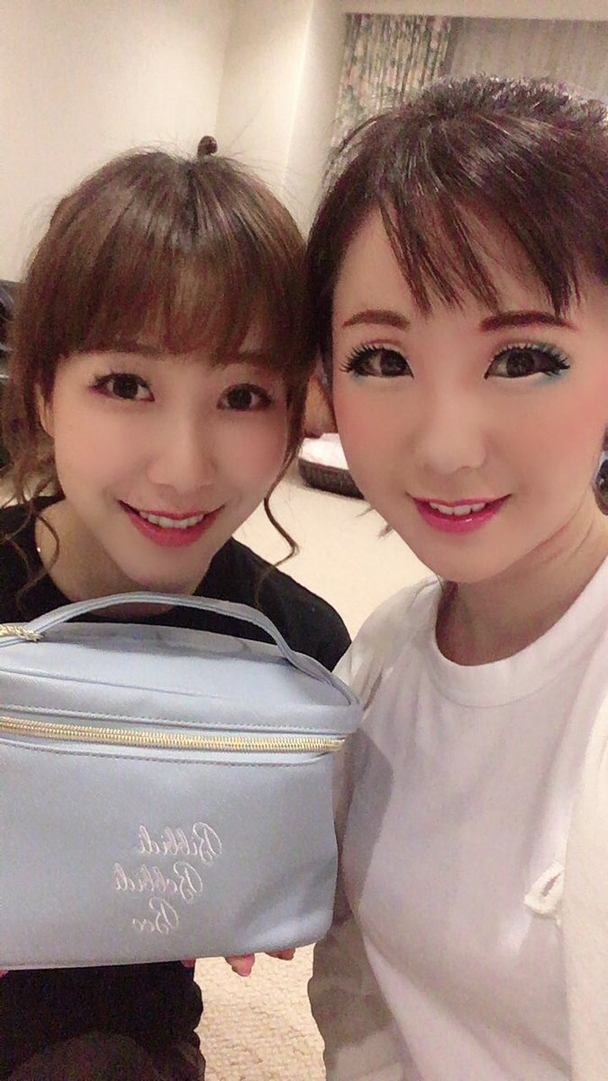 吉野みずほ V Twitter 8月31日 Jmaミュージカル リトルマーメイド で共演する土田若菜ちゃんと 若菜ちゃんはミュージカル の大先輩 若菜先輩から 1から舞台メイクを教えてもらいました 若菜ちゃん直伝の舞台メイクで人魚役がんばります 土田若菜