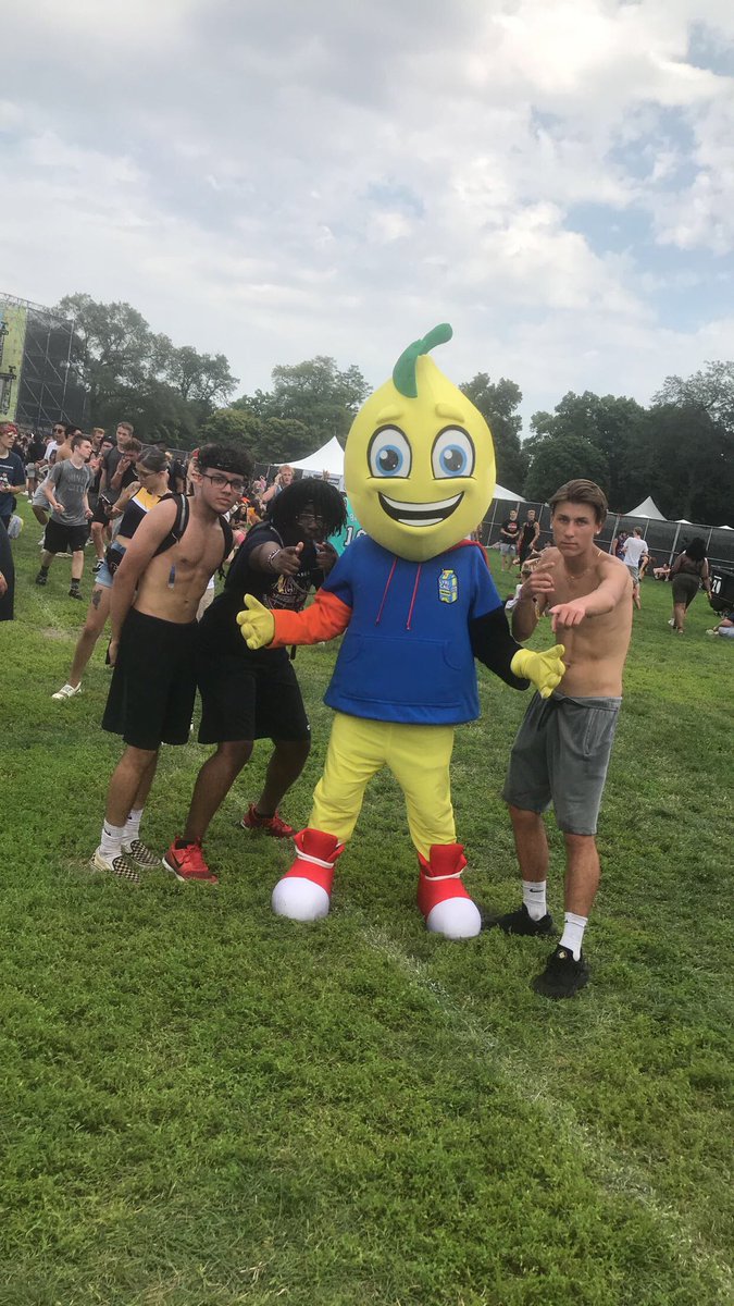 Hawkins1245's tweet photo. until next time 🍋🍋🍋 @thesummersmash @SPKRBXpresents https://t.co/UJaZAntuxC