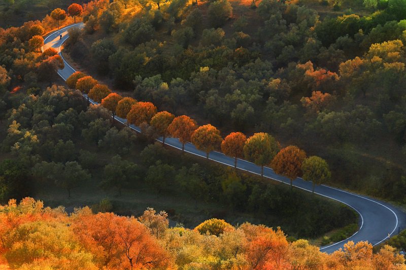 Çocukken size anlatılan masalları dinlerken gözlerinizi kapatıp hayal ettiğiniz yerlerden birine de gidebilirsiniz bu yaz. Rotanız Balıkesir….