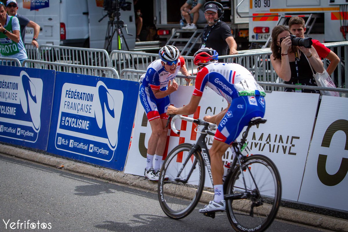 Victime d’un ennui mécanique, <a href="/DavidGaudu/">David Gaudu</a> abandonne et encourage <a href="/ThibautPinot/">PINOT Thibaut</a> de toutes ses forces à l’entame du dernier tour ! 😍

📸 <a href="/Yefrifotos/">Yefrifotos</a> 

#LaHayeFouassière2019
