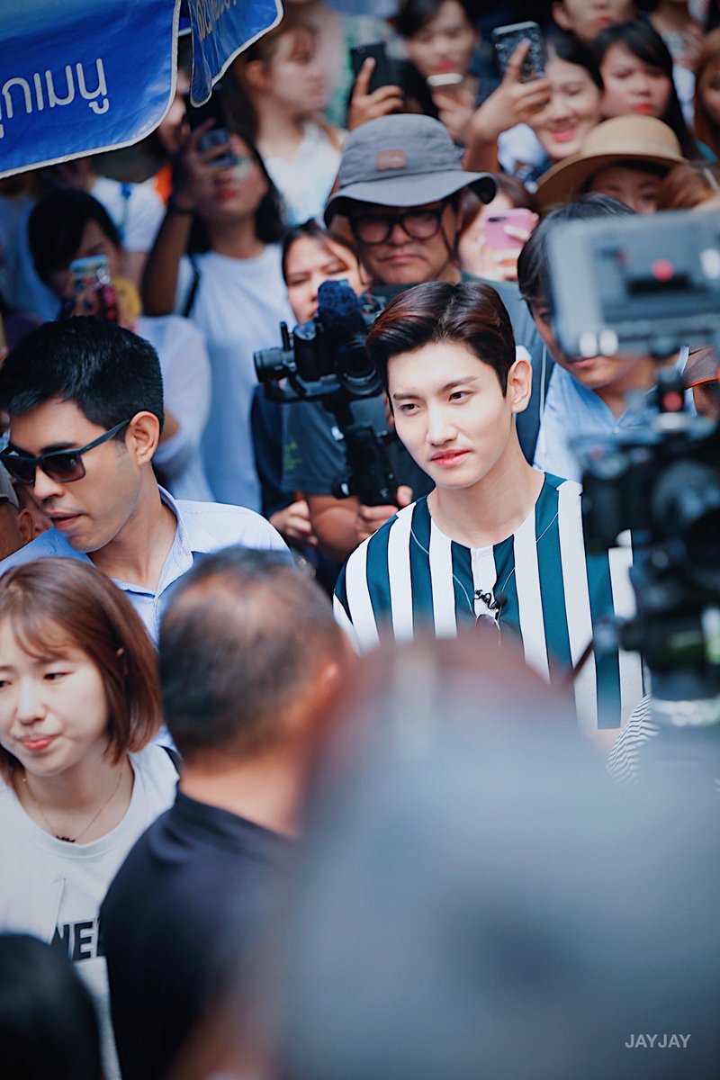 UKnowJ_J's tweet photo. เป็นการถ่ายรูปขั้นสุด นั่นคือสุดแขน

#TVXQCIRCLEWITHinBKK 
#TVXQCIRCLEINBKK 
#TVXQ
#CHANGMIN https://t.co/m4W6mCKzt9