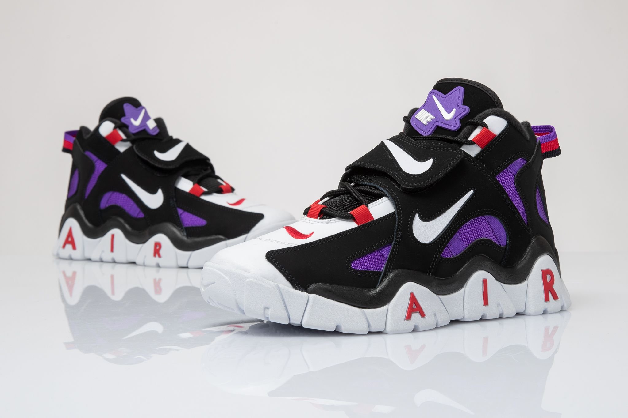 Titolo on Twitter: "OUT NOW 🔥 Nike Air Barrage Mid "Black/White-Hyper Grape-University Red" available online at https://t.co/GHTMjj2KeY L I N ➡️ https://t.co/bOadrGd8AK sizerun 🏃🏻 US 7 (40) - US 13 (47.5)