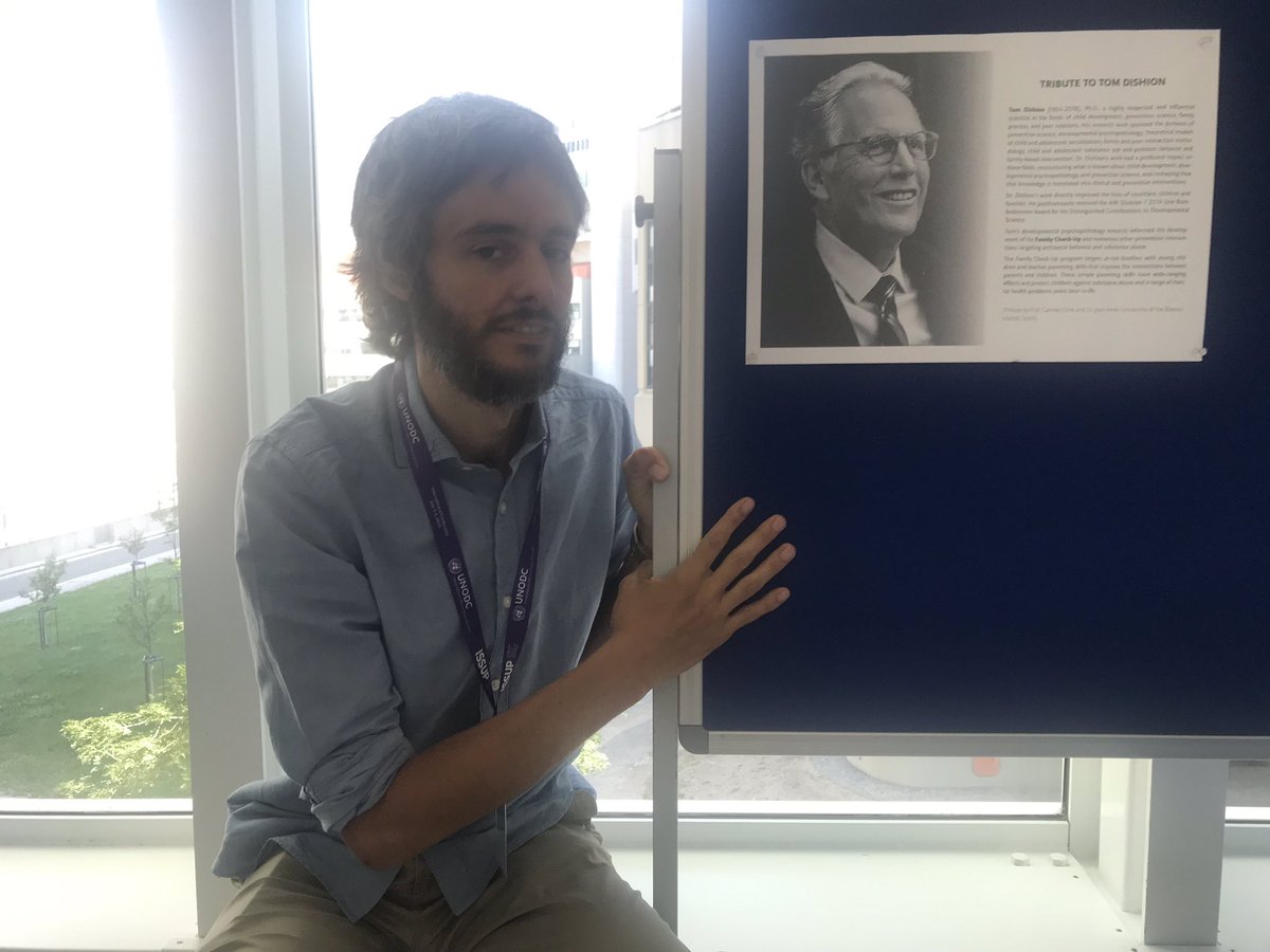COrteSocias's tweet photo. Recordamos y le hacemos @Gifes tributo en Oficina de Naciones Unidas contra la Droga y el Delito, al #investigador y #maestro #tomdishion, figura de referencia mundial en la #cienciadelaprevencion #familycheckup #unodc https://t.co/BdH1UH4a4c