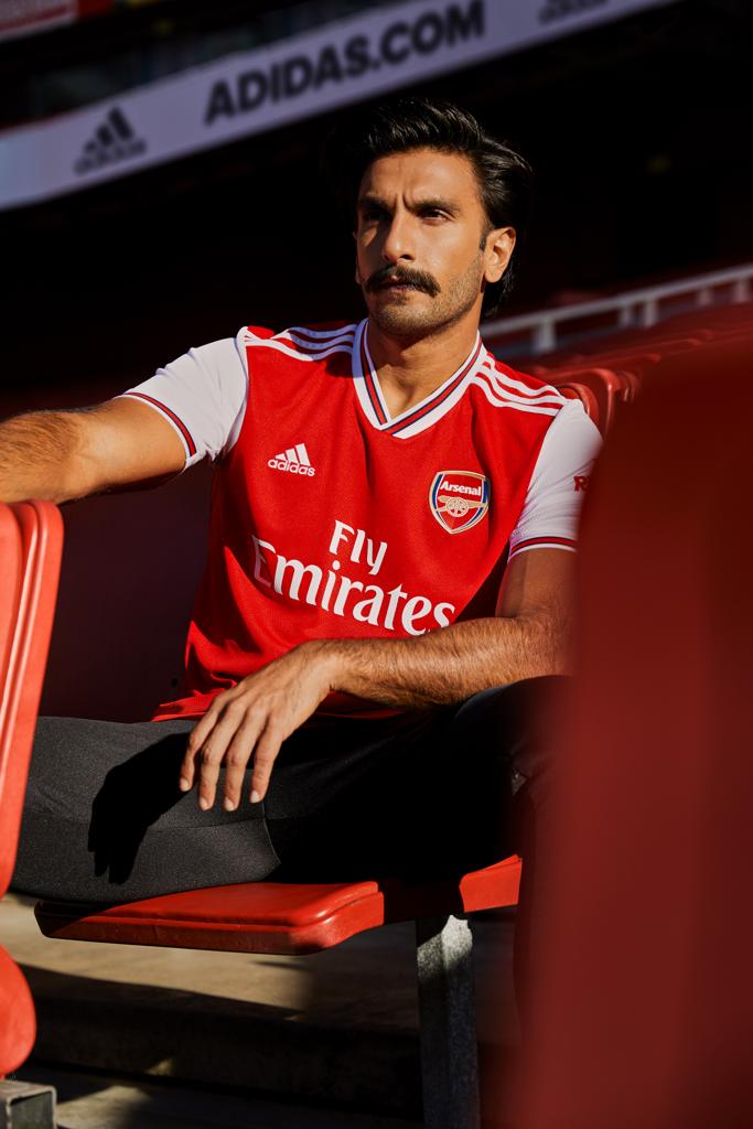 RanveerOfficial's tweet photo. YOU’RE NOT BORN A GUNNER, YOU’RE MADE ONE. 
INTRODUCING THE 2019/20 @Arsenal HOME KIT, EXCLUSIVELY AVAILABLE THROUGH ADIDAS. 
@adidasfootball #CREATEDWITHADIDAS #DARETOCREATE https://t.co/DEiu7EXmB9