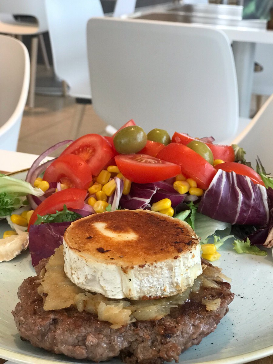 odisseapark's tweet photo. Like si esta foto ha hecho que te suenen las tripas❤️ 
Y no es para menos porque es una combinación maravillosa como para poder resistirnos!🍔
#SantaSusanna #SantaSusana #OdisseaPark #Enjoyodissea https://t.co/hUJCjvLC5O
