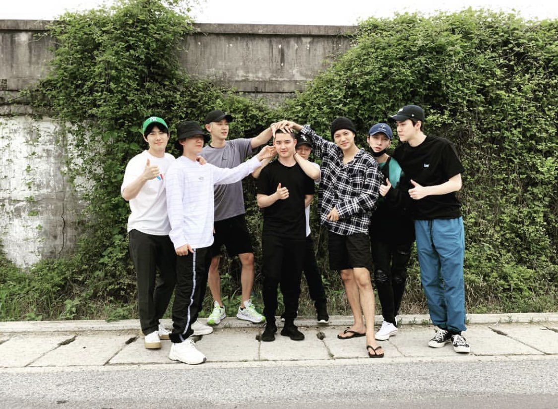 Lay_Wonderland's tweet photo. 경수야 잘 다녀와~😭👋🏻 https://t.co/AaZE0FTcJW