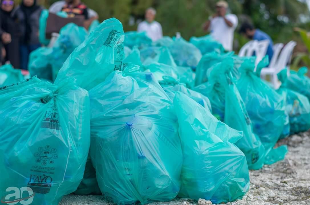 mulimathi's tweet photo. Together, we cleaned Meedhoo. Mulimathi United is proud to be a part of the event. Really grateful to our volunteers who participated in the event. You all are a wonderful team!

#TwitSaafu #TheAdduEdition #FarudheeZinmaa @NaaSolih @TwitSaafu https://t.co/sFwfP9zazk
