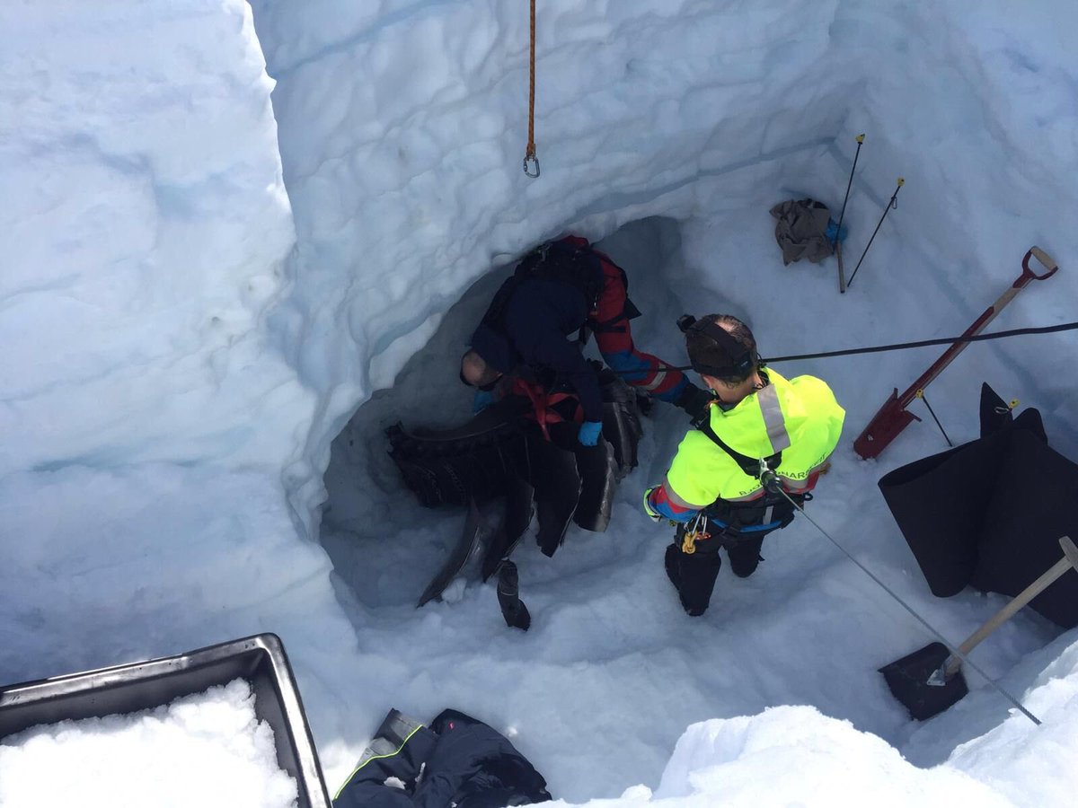 BEA_Aero's tweet image. ⚙️ Accident @Airbus #A380 F-HPJE @airfrance 09/30/2017 cruise above #Greenland / One of the sought after engine parts was found and will be sent to the USA to be examined by @enginealliance under the supervision of @BEA_Aero.  @mankoff @FlemmingGEUS @onera_en