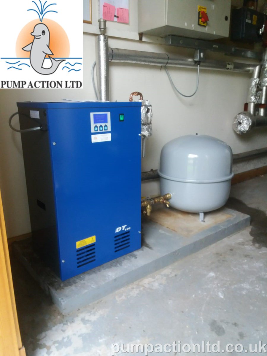 pumpactionltd's tweet image. Welcome to the #21stcentury!

Removed a faulty #Hamworthy commissioned in 1992 and replaced with this shiny new #Flowmech pressurisation unit.

See you again in 27 years... hopefully!

With three branches we cover the whole of Scotland, call us today! - 01224 965444