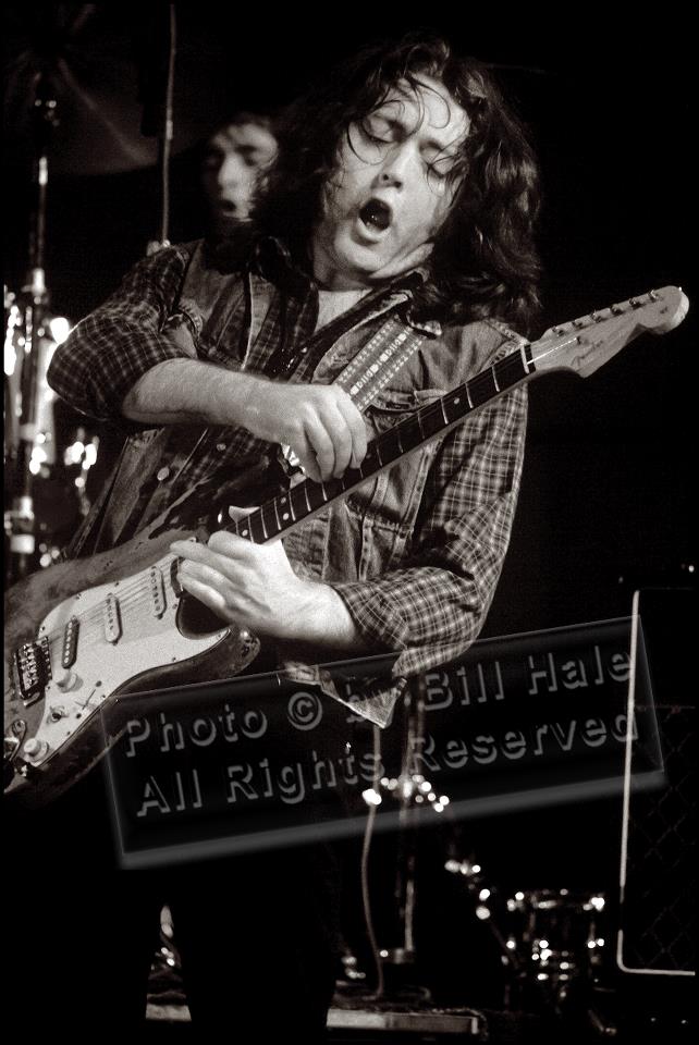 PhotoByBillHale's tweet photo. Looking for photos for my next book of my Rock n Roll pix =)
What do ya think???
Rory Gallagher
San Jose CA.
1982 or 83
#Rorygallager #Legend #PBBH #rockshots #powersurge https://t.co/WtHGcax88c