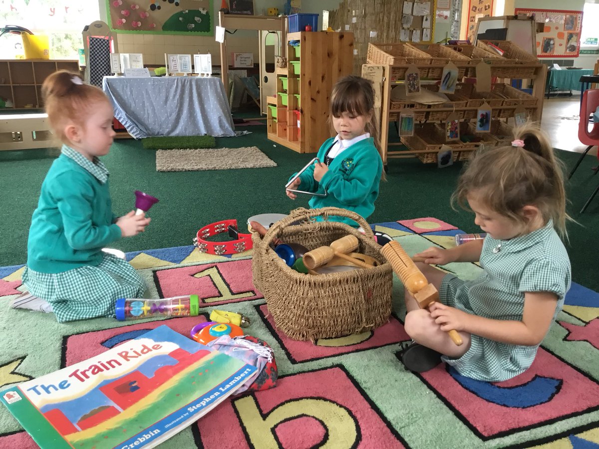 Springwood_Prm's tweet image. We are exploring instruments this morning and using the sounds to make the rhythm  of the train getting faster and slower. #SpringCardiff #springmusic