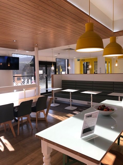 RegusGatwick's tweet photo. We are located @Gatwick_Airport South terminal arrivals on the ground level opposite Yotel. A place to #think and #revive. #WiFi and #refreshments for £8ph or a daily rate of £32. We also do #shower packages for our #Lounge enquire within. #Regus #Airport #iwgp #FridayThoughts https://t.co/chyvYlgMU6