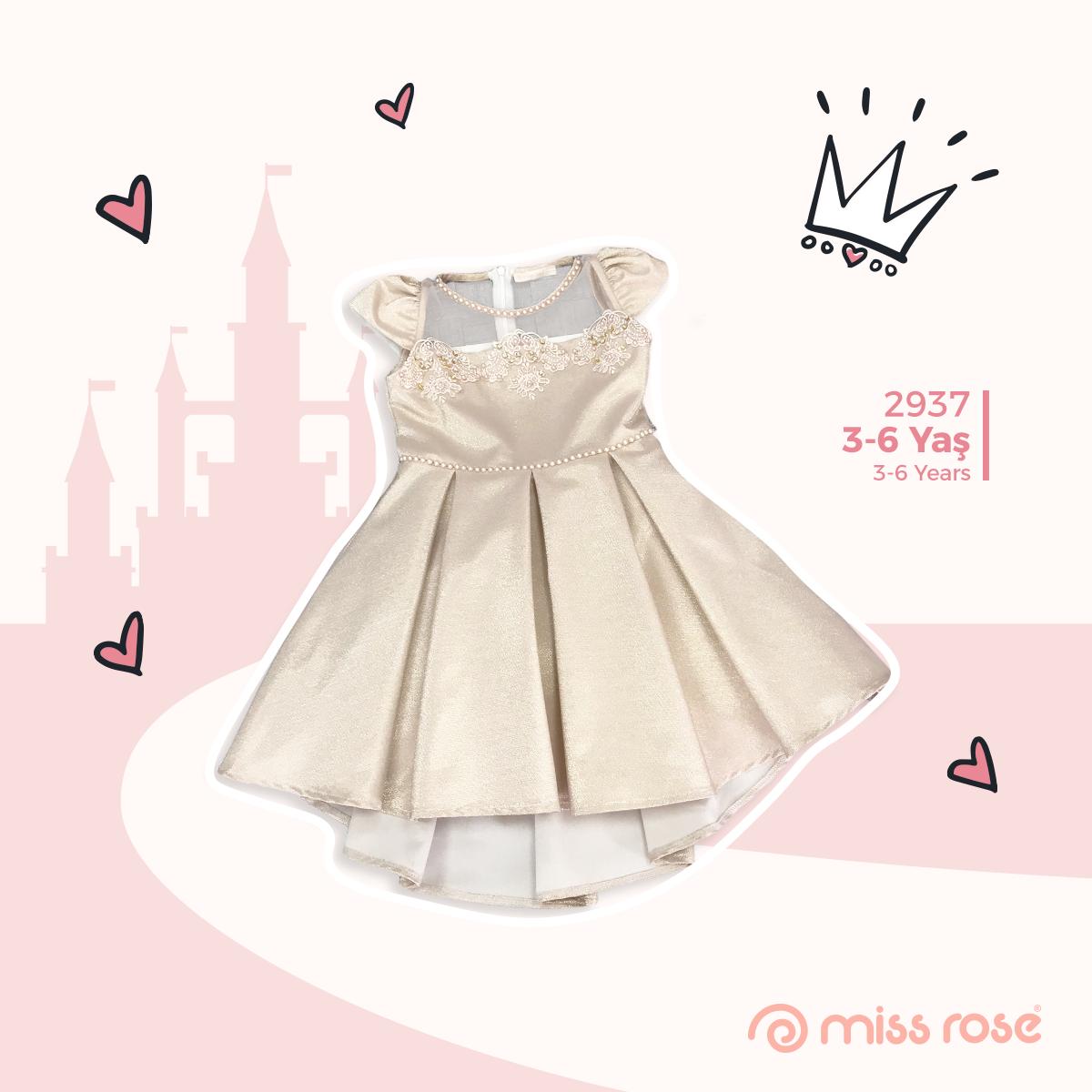 Minik prenseslerin şıklığını bir adım öteye taşıyan yeni sezon elbise koleksiyonu.

A new season dress collection that takes the elegance of little princesses one step further.

#babyrose #bebegiyim #çocukgiyim #babywear #tekstil #pembe #şıklık #stil #renk #textile #koleksiyon