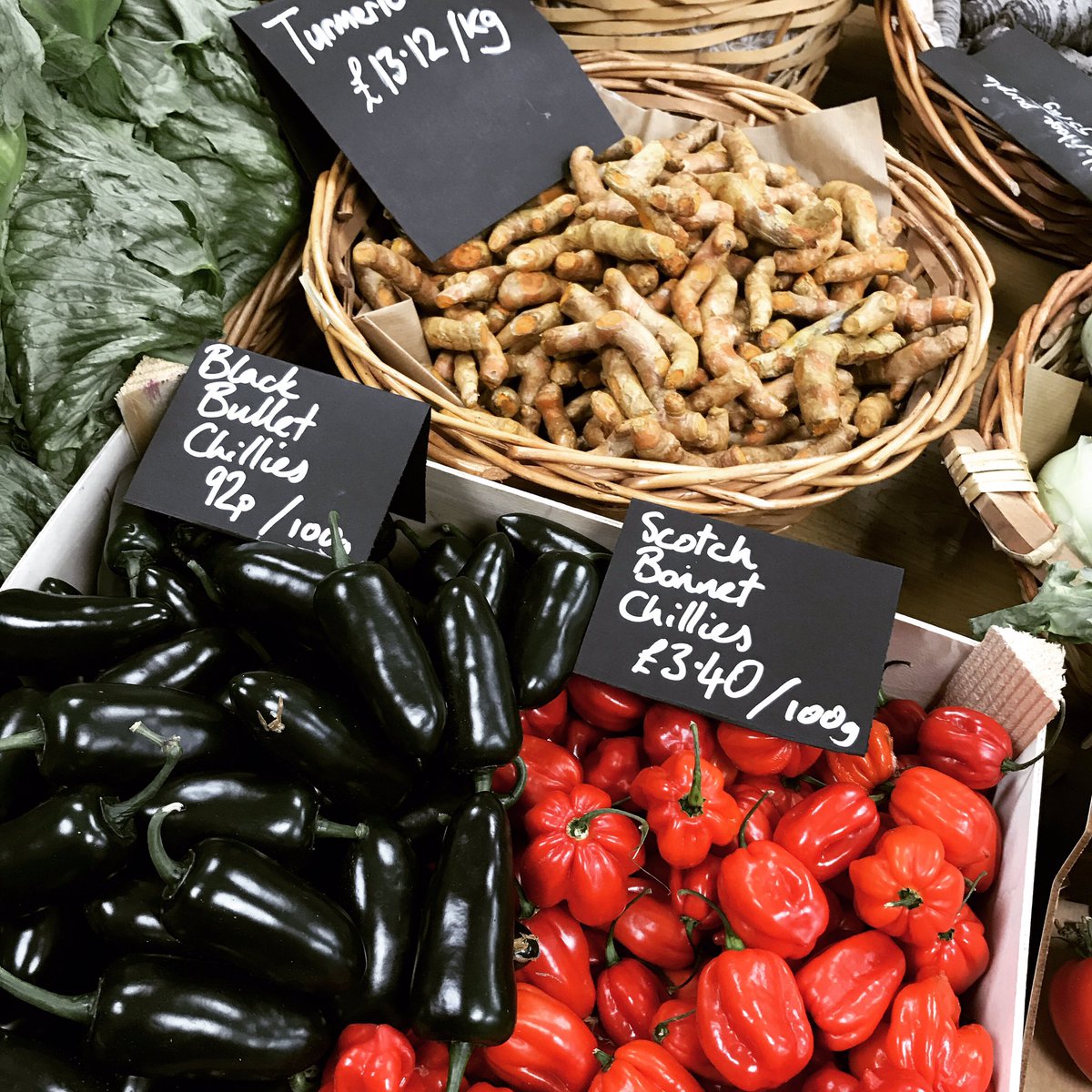 HooleFoodMarket's tweet photo. Who likes a #Hot #Chilli? #MondayCurryNight 
#ScotchBonnetChilli
#BlackBulletChilli
#RedHotChilli
#FreshTurmeric
#Hoole
#Chester
#HooleFoodMarket https://t.co/z5DjFc46Fp