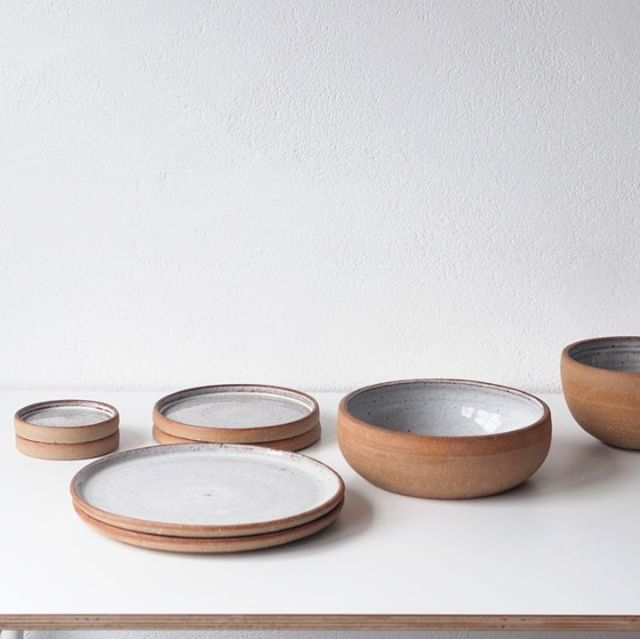 dorandtan's tweet photo. These plates and bowls in the same style as the ones we designed and made for @origincoffeeroasters will be on the store this week! Handmade with a course Oat coloured clay dug up and mixed in St Agnes, Cornwall.
-
-
-
#theartofslowliving #slowli… https://t.co/cPeqyruVU3 https://t.co/qM0OLAn6kx