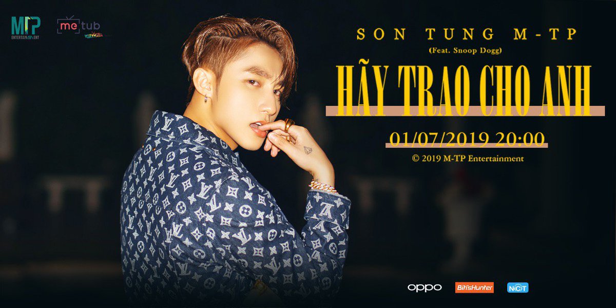 sontungmtp777's tweet photo. Hello, Hello, 
Hands up if you are waiting for 20:00 tonight (1/7/2019) GMT+7
🤟🤟🤟
 https://t.co/iHqIC1cvmP 
Set a reminder and share with your friends now!
#HayTraoChoAnh #GiveItToMe #SonTungMTP #SnoopDogg #MTPEntertainment https://t.co/IrHxyhcuCR