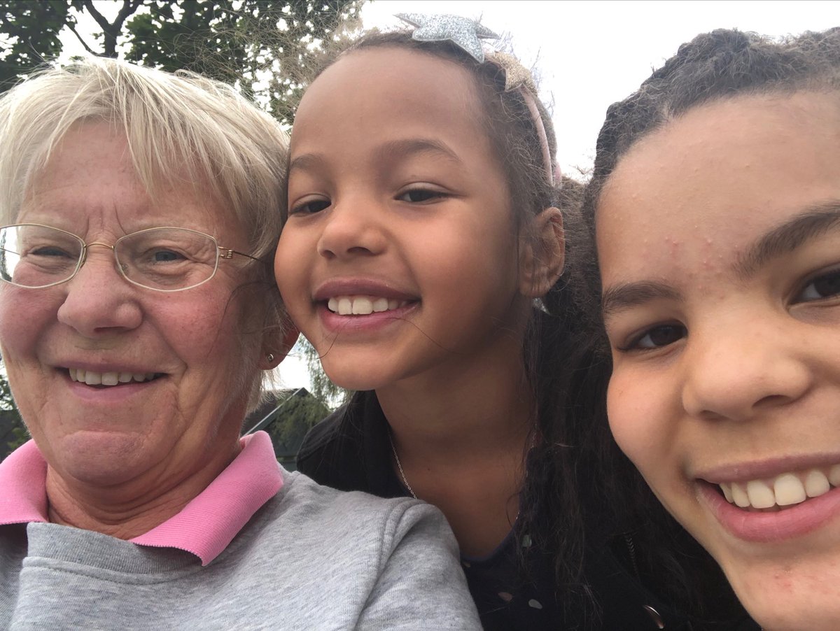 annethide's tweet image. 