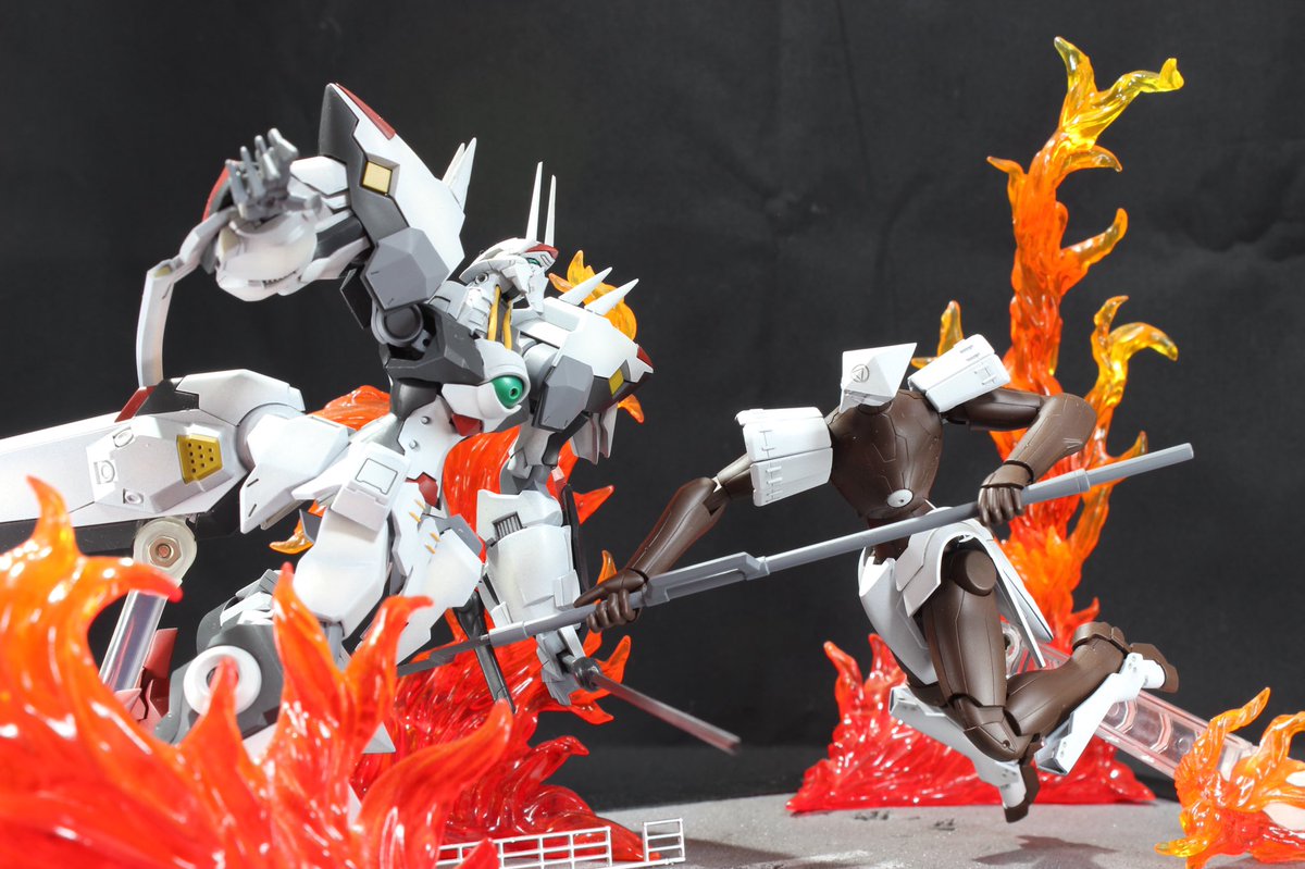 ハイン No Twitter コトブキヤコンテスト用のラインバレル アルマが完成しました 塗装 アクションポーズ 台座などいつもとは違う事をしてみました 見てくださった方が強キャラ感が出てる 強そう と思えたら嬉しいですね 鉄のラインバレル ラインバレル