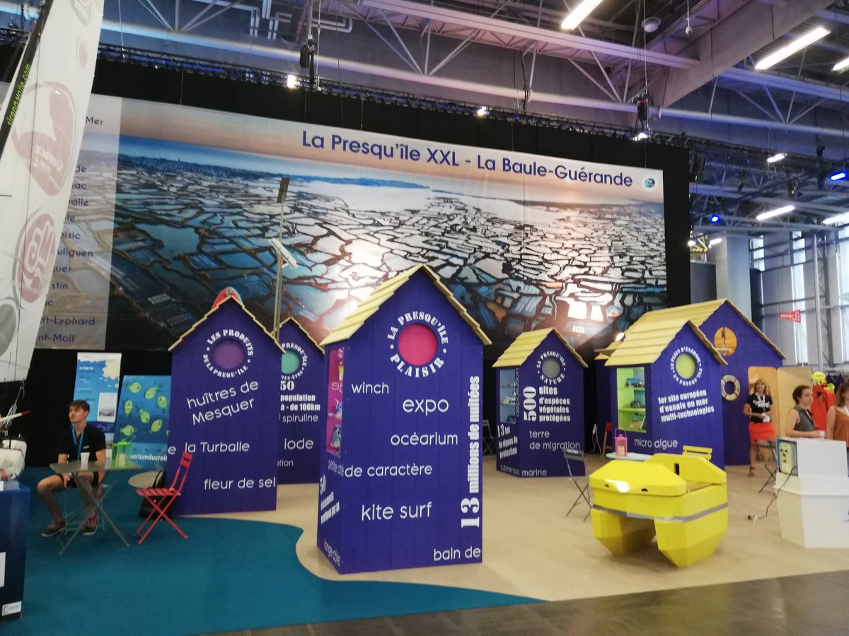 Maiwenn_Castric's tweet photo. On commence bien la semaine avec le Salon #LaMerXXL!
Venez découvrir le joli stand de #lapresquilexxl jusqu'au 10 juillet, on vous présentera tous les trésors du territoire !
@LaMerXXL @lapresquile_xxl https://t.co/pzZ2S4PWHj