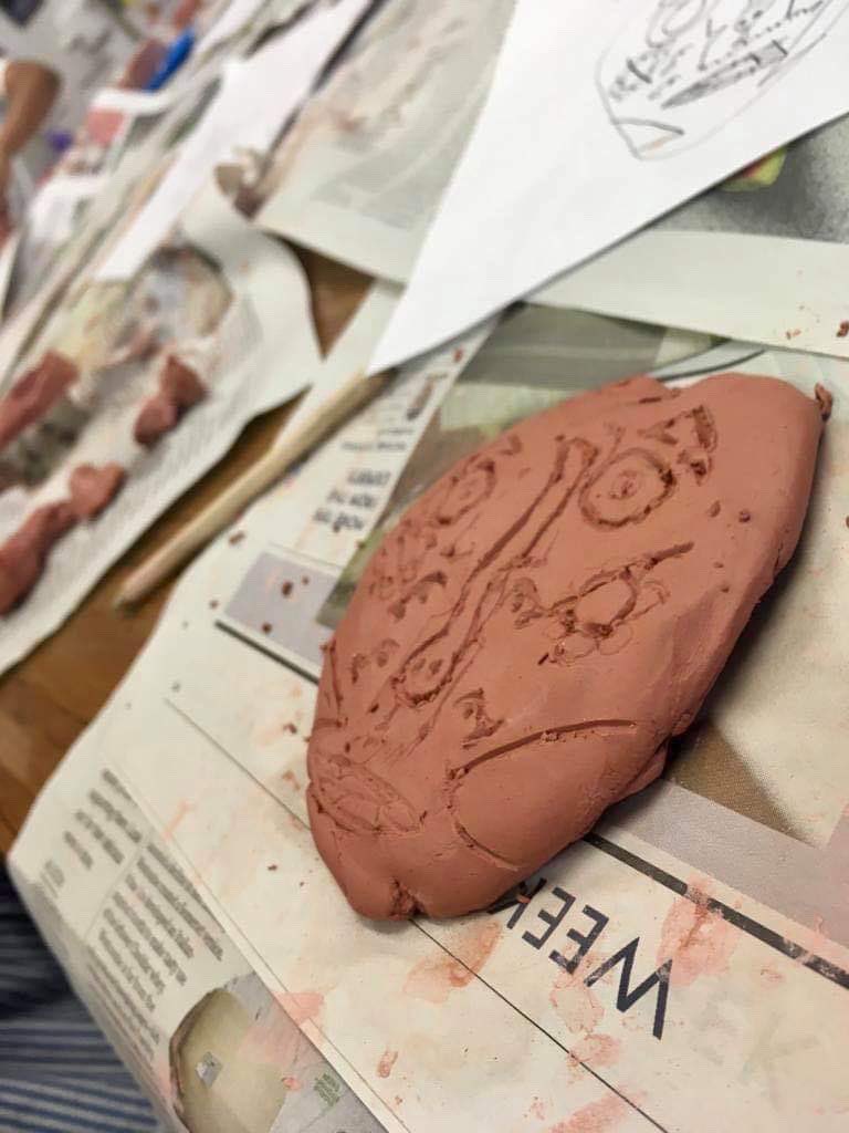 HemdeanHouseSch's tweet image. Year 4 having been going potty in their art lesson. They enjoyed making pots and religious ornaments all designed using Aztec metaphorical symbolism. 
#creativehistory #aztecdesign