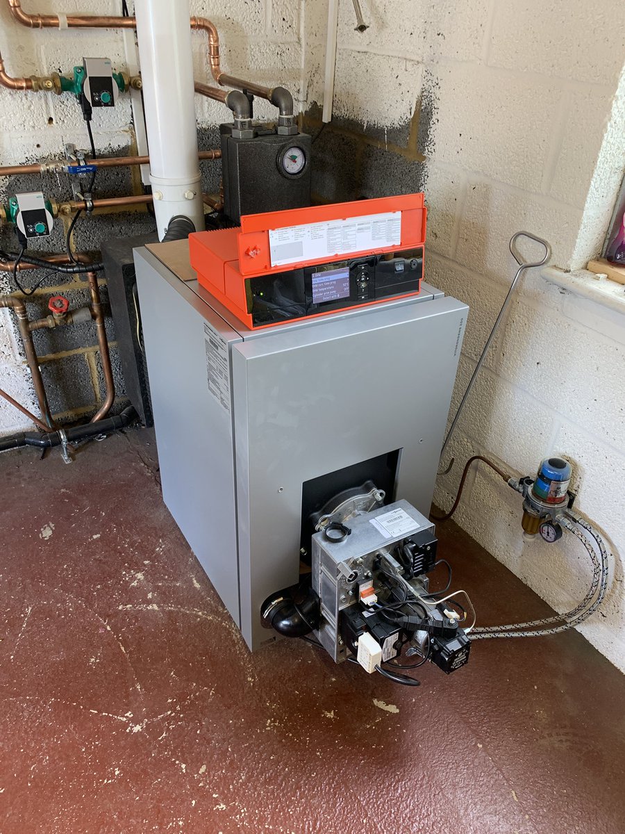 Heatspec's tweet photo. The @Viessmann @ViessmannUK oil boiler trend is still going strong. Thanks to @viessmanndirect for getting all the stuff to us. #oil #oftec #weathercompensation @SpirotechUK @WiloUK @afrisoDE https://t.co/g9k43xsDhP