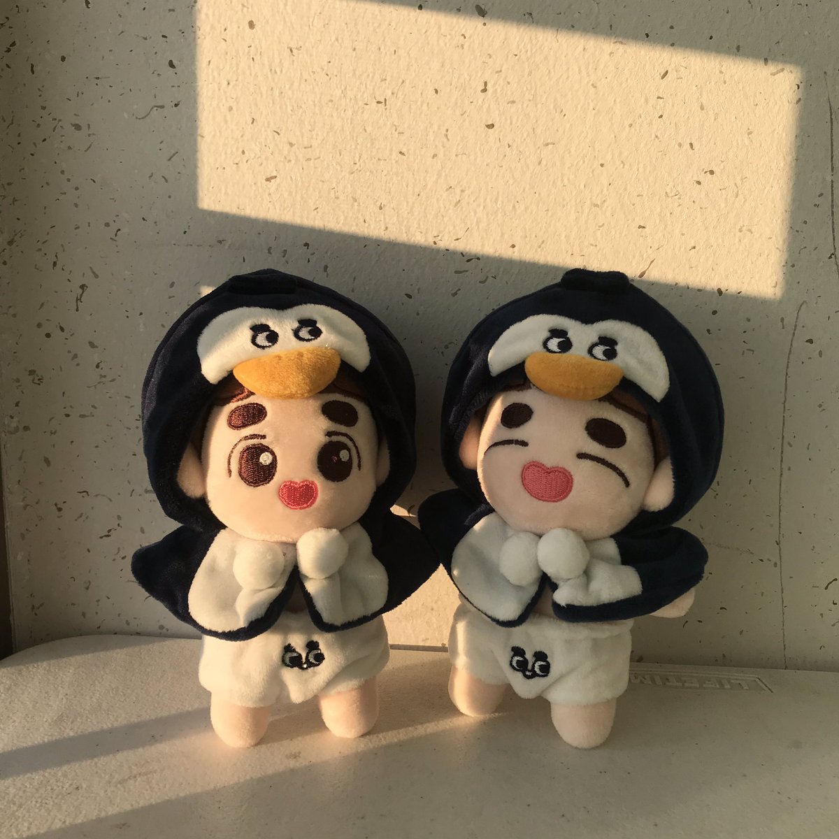 ddyo9301121's tweet photo. @haddu_bbangddu 경수 입대날인 오늘 펭뚱즈가 왔습니다 ˃̣̣̥᷄____˂̣̣̥᷅ 뚜뚜즈 형아들이랑도 인사했어요 🤧 드디어 완전체➿💞 이번 펭뚱즈도 진짜 너무너무 귀엽습니다 🥺🥺 뚜뚜즈 펭뚱즈랑 경수 기다릴고여요 🥺🌷 https://t.co/22azIelSMT