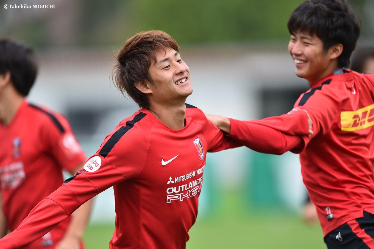 Uramaga's tweet photo. 📷タイムスリップ大原

ストレッチをする関根貴大と茂木力也／2015.10.21

#urawareds https://t.co/2aut069B3N