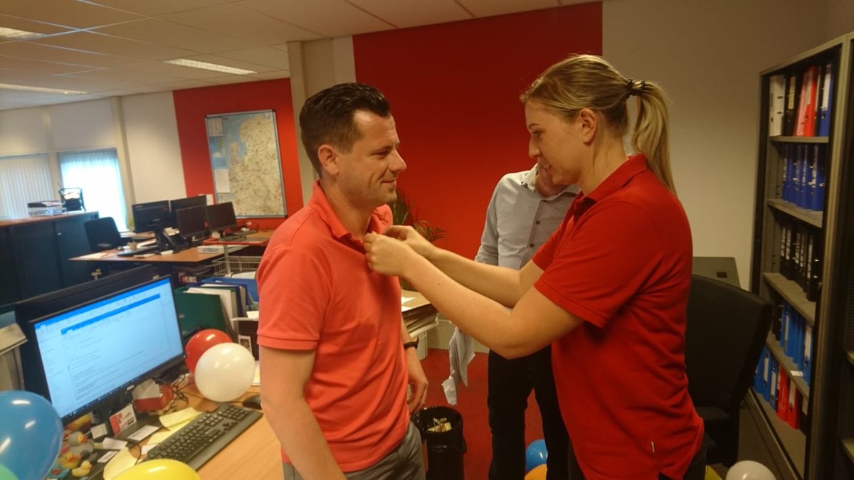 RKB_Eindhoven's tweet photo. Onze Koen vandaag 12,5 jaar in dienst #RaabKarcher https://t.co/ycdW8LSXZv