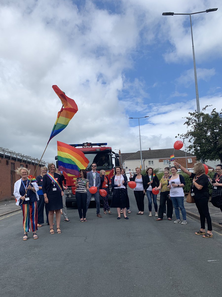 NorthLincsCNews's tweet photo. 🏳️‍🌈 Thank you to @HumbersideFire for bringing their Pride fire engines to Scunthorpe today for the Rainbow Flag raising in Church Square #everyonesinvited. Flag will be raised at 12pm. https://t.co/odpe27kztj