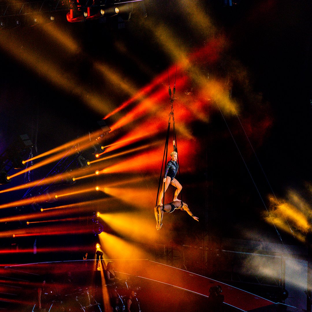 BRITs's tweet photo. Take a bow @Pink... 🙌

Our first international artist to win the Outstanding Contribution to Music Award finished her sold-out UK stadium tour in style with two huge concerts at Wembley Stadium over the weekend!

Congrats to the legend that is P!nk! 👏👏

📸 Andrew MacPherson https://t.co/e9VmlQzm2v