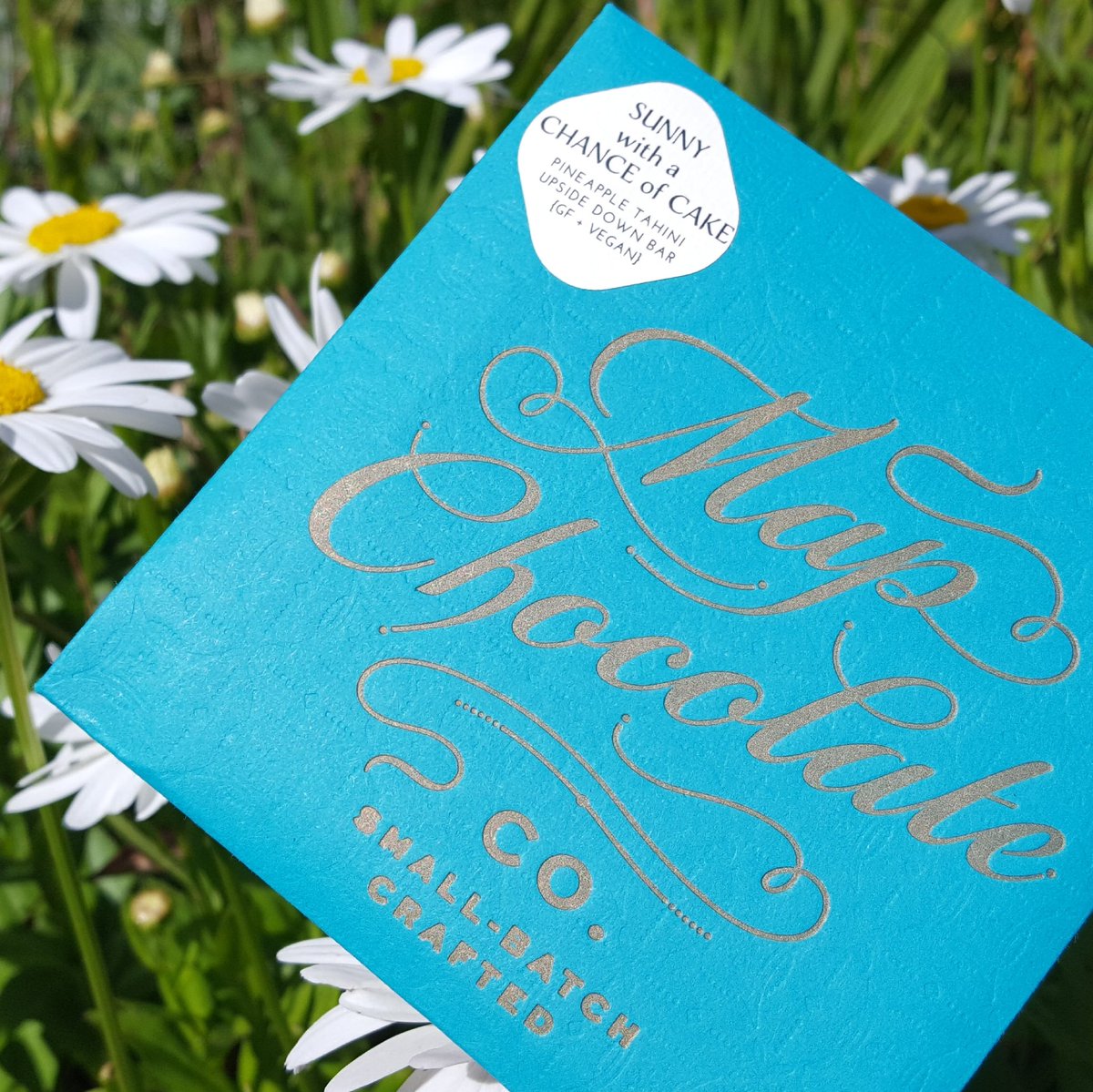 VictoriaCRandom's tweet photo. #mapchocolate Sunny with a Chance of Cake @mapchocolate brown sugared #pineapple #tahini #veganwhitechocolate
Mission accomplished Map! This bar does taste like #pineappleupsidedowncake 😍
Nose of pineapple #cake
Tastes of #caramelizedpineapple & #yellowcake
#glutenfree #vegan https://t.co/JjtKe3GGzd