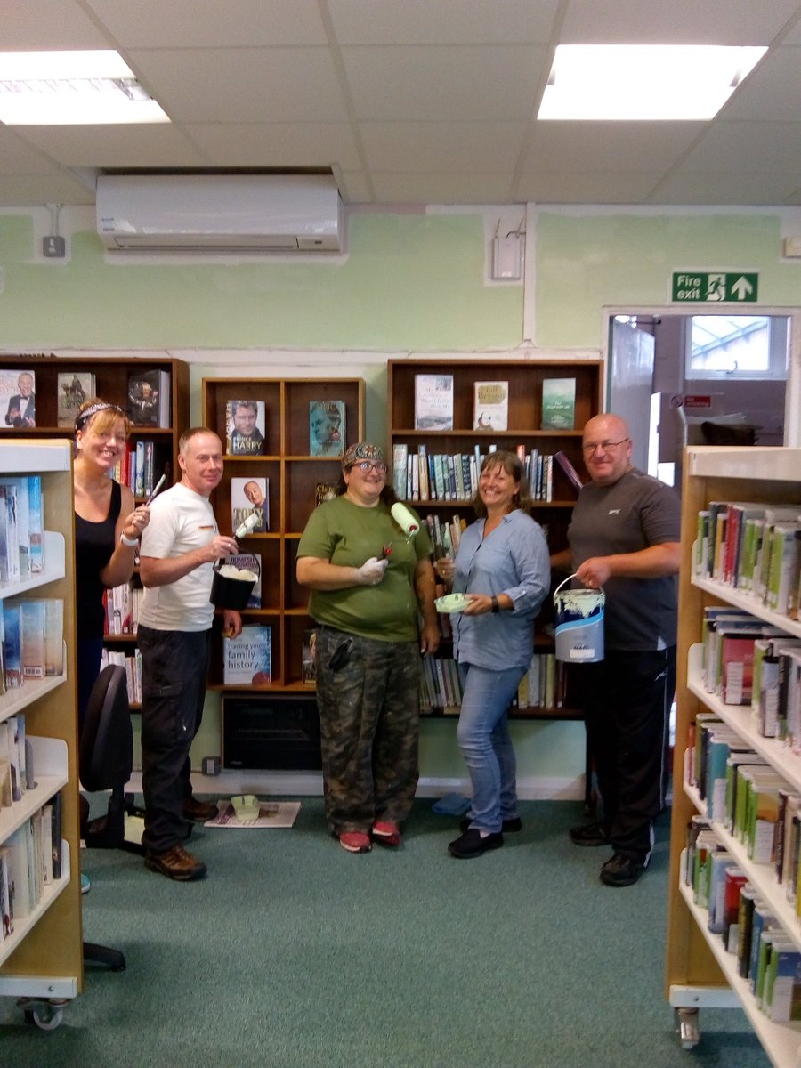 Derbycommunity1's tweet photo. Painted by day at Allestree Community Managed Library. Thanks to Brewers Decorating Centre for once again giving us free paint! #volunteering #donation @brewers @DerbyCA @networkrail https://t.co/iniUvHPoI7