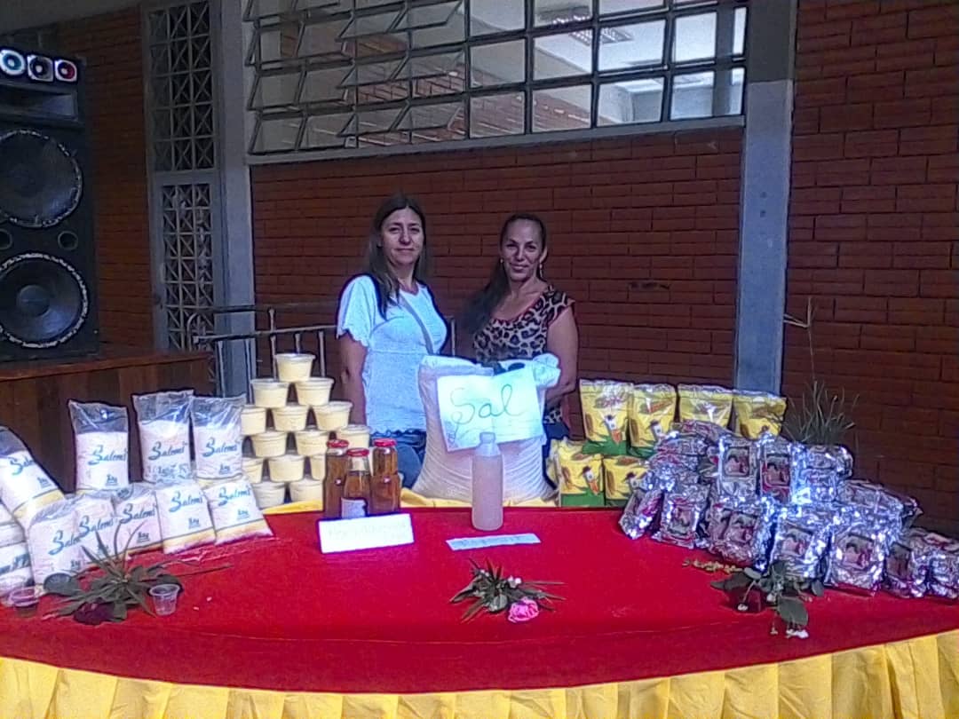 comisionp_edr's tweet photo. Pleno comunal en Liceo Fajardo de Caricuao, este domingo 30/6 con @roquepsuv @YARITZADC  Noris Herrera, Balbina Pérez  y representantes de Macarao.
#ComunaONada @PartidoPSUV  @concejomcaracas @dariovivaspsuv @ErikaPSUV https://t.co/kG4jfak7gj